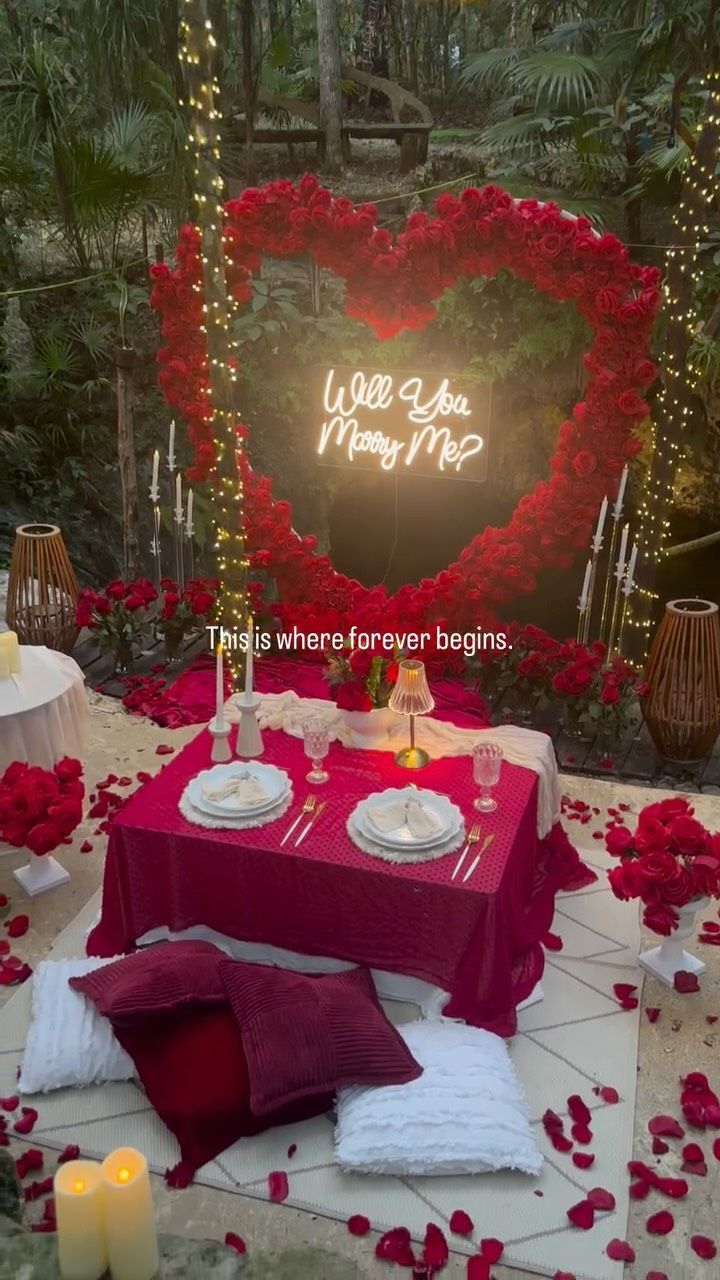 Una cena privada con chef, rodeados por la magia de un cenote escondido…
el escenario perfecto para hacer la pregunta más importante de sus vidas.