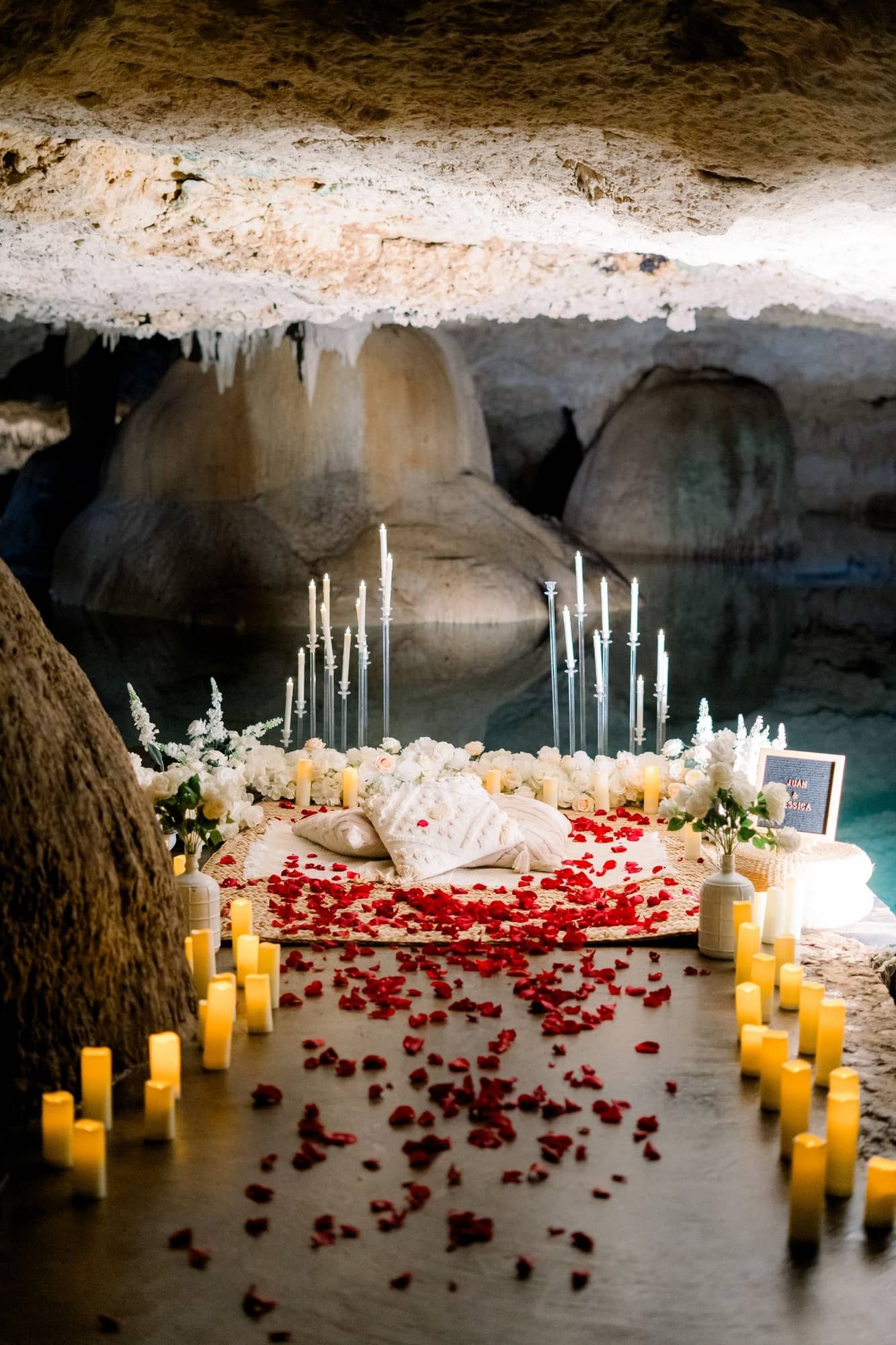 Cenote proposal with mariachi. Goosebumps every time. 🕯️🌿🎺
Comment “CENOTE” for details.