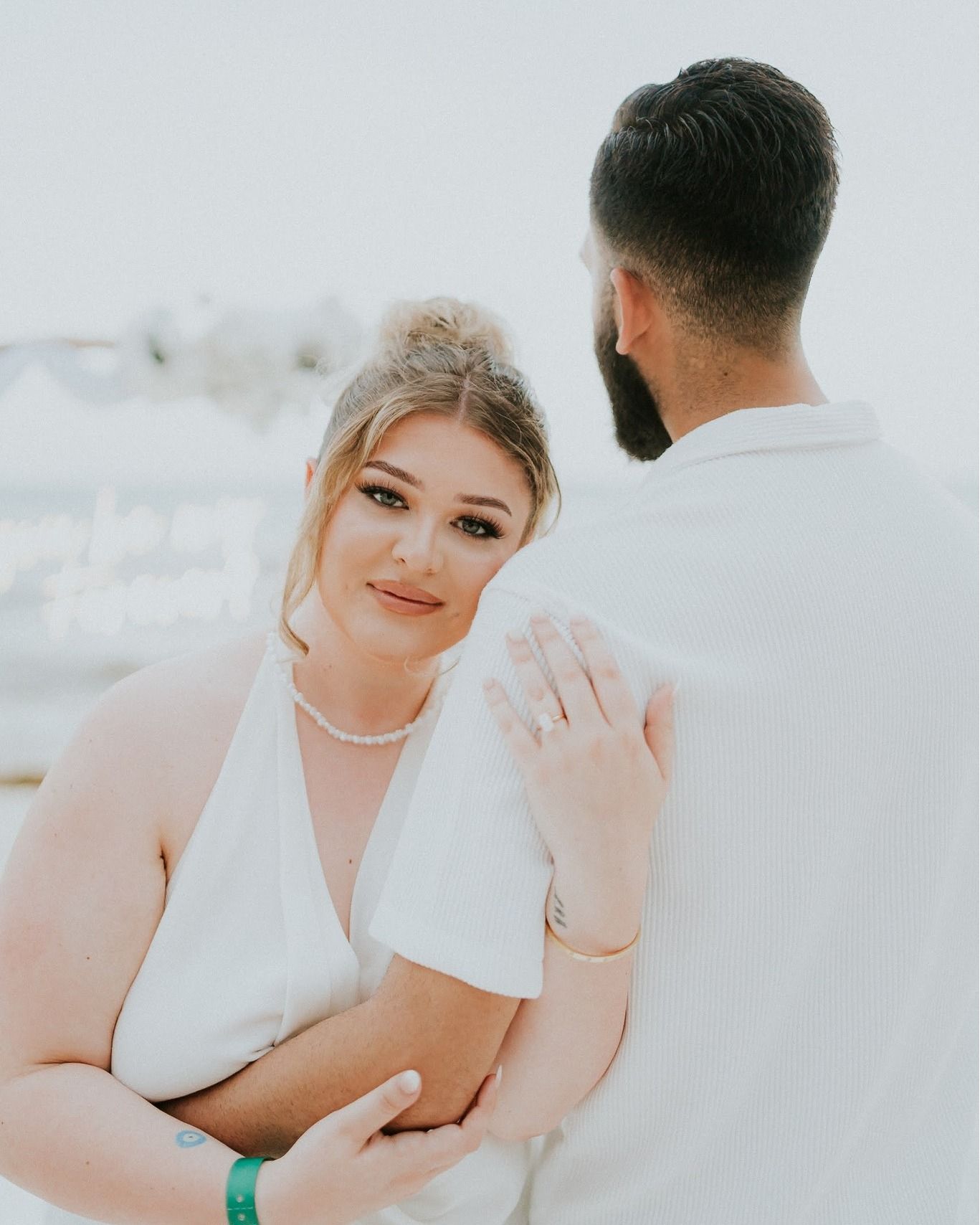 Ladies: send him the hint. We’ll handle the rest. 🤍
(He only has to ask.)

Planner: @amar_weddings_mx | Photo/Video: @marinaydanielfotografia | Venue: Tulum secret location